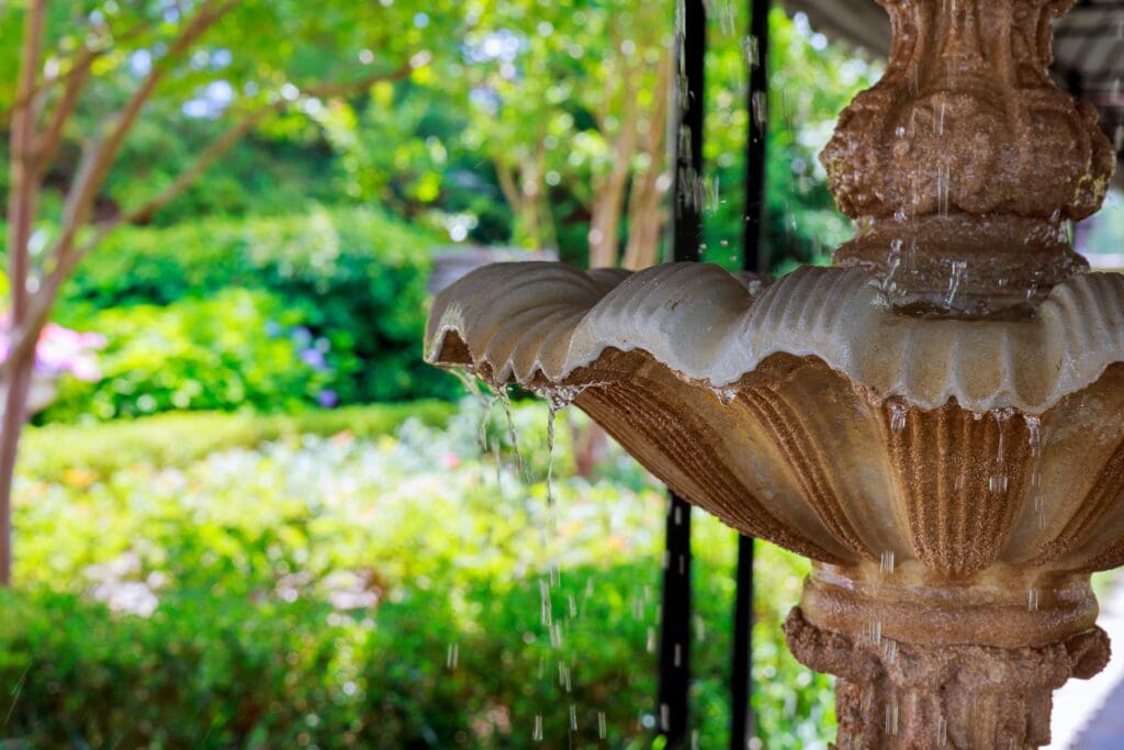 Landscaping Ideas: How to Boost Curb Appeal and Attract Buyers: Water feature