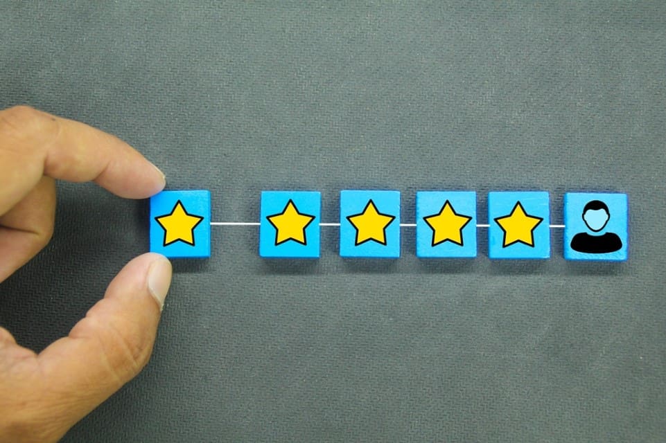 blue-squares-and-comment-stars-customer-review-co-2022-10-28-22-12-56-utc - Real-Estate-Leads Advising Investor Clients: A Guide for Real Estate Agents: Offer Ongoing Support