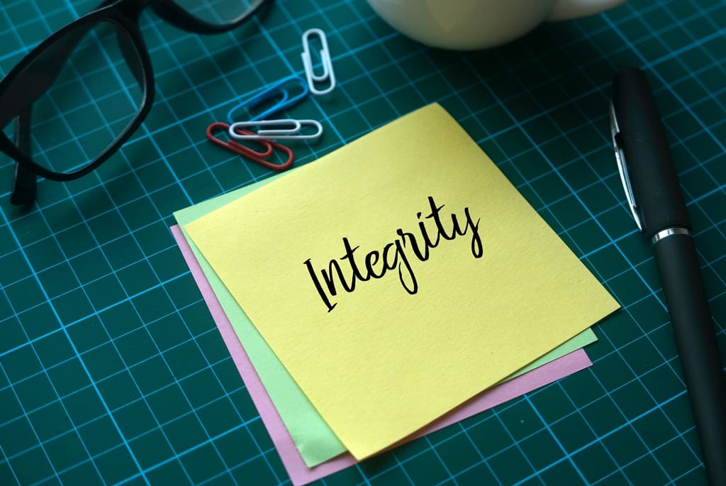Integrity - Real-Estate-Leads Handling Conflicts of Interest: An Expert Guide for Real Estate Agents: Transparency and Disclosure