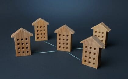 How to Navigate a Seller’s Market: Tips for Real Estate Agents