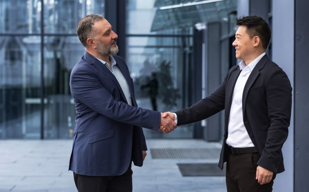 The Benefits of Working with Real Estate Investors: Building Long-Term Relationships