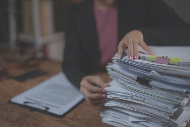 How to Keep Up with Paperwork in the Real Estate Business