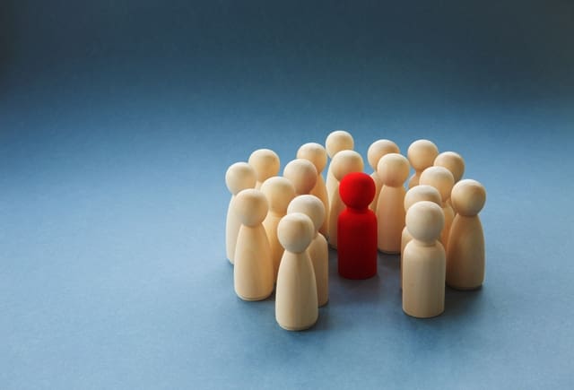 How to Position Yourself as a Local Market Expert: Community Events