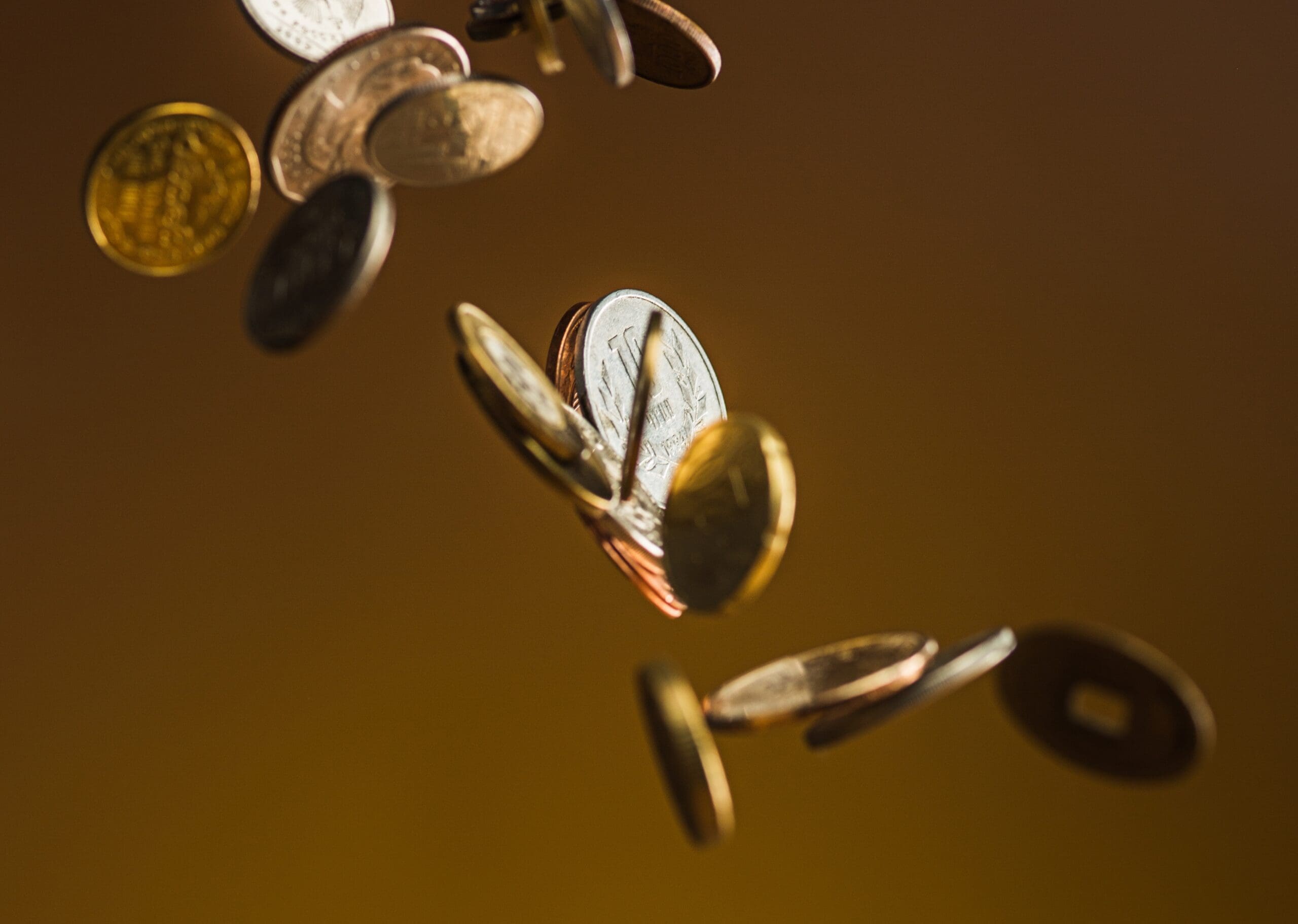 How to Handle Lowball Offers as a Seller’s Agent