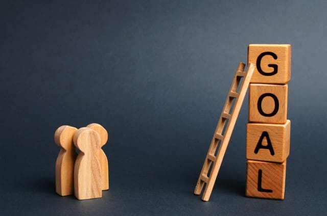 How to Set SMART Goals for Your Real Estate Business: Specific Goals