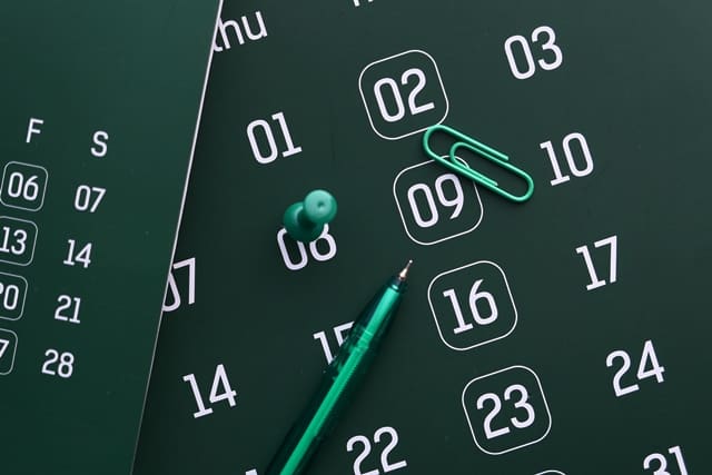 How to Create a Daily Schedule That Keeps New Agents Productive