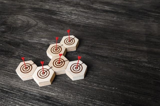 The Pros and Cons of Real Estate Agents Having a Niche Market