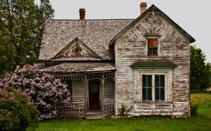 Distressed Property Sales: How Agents Can Protect Their Clients