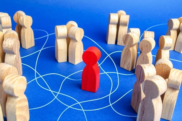 Building a Personal Brand: A Guide to Standing Out in a Competitive Market: Networking