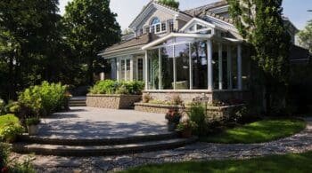 How to Become a Luxury Real Estate Specialist