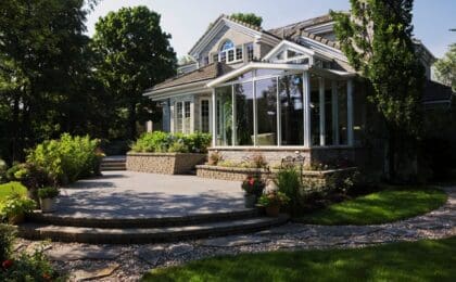 How to Become a Luxury Real Estate Specialist