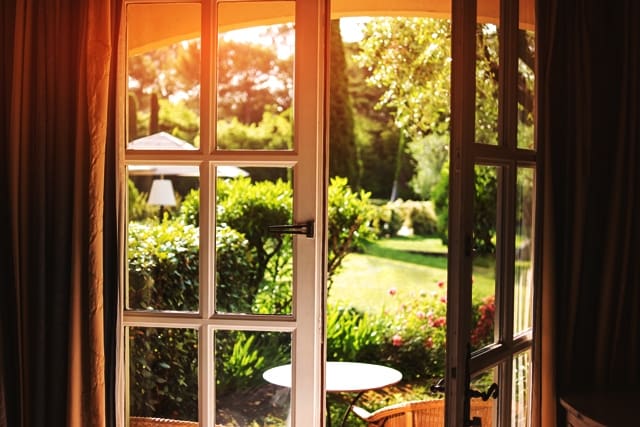 The Science Behind First Impressions in Real Estate: Lighting