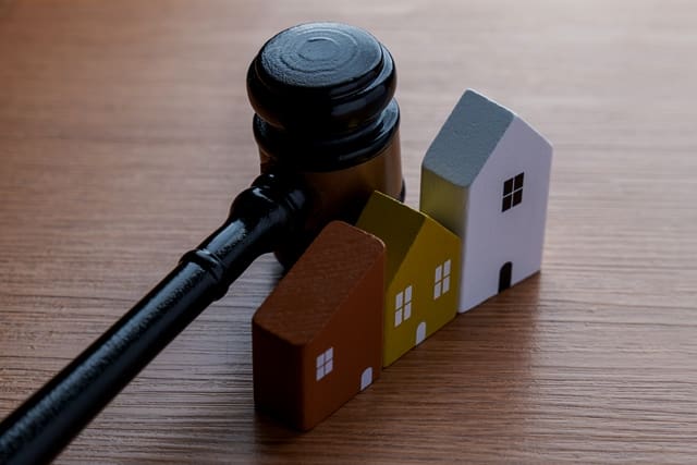 How to Unravel Easements During a Real Estate Sale