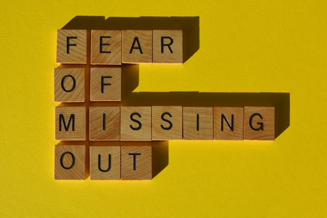 What Makes Buyers Compete? The Psychology of Multiple Offers: FOMO