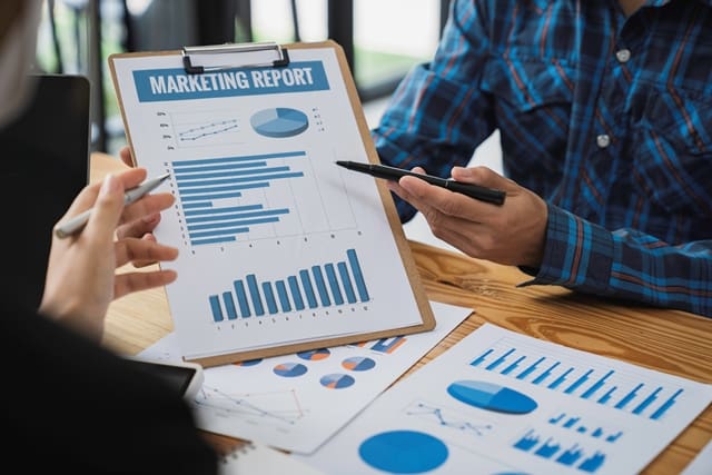 What to Include in a New Agent's Weekly Business Review:  Marketing Report